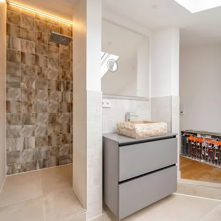 וילה Exklusive Walmdachvilla Muenchen-gruenwald *