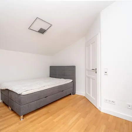 Exklusive Walmdachvilla Muenchen-gruenwald וילה Grünwald